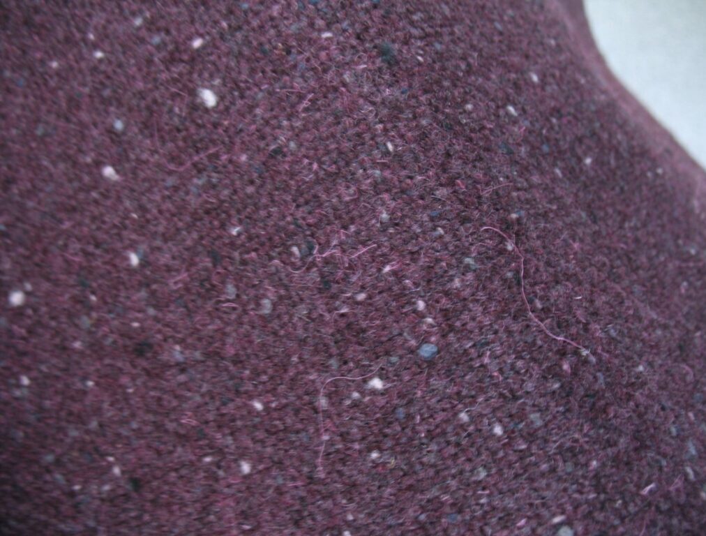 De Ploeg Edinburgh 05/13 aubergine-purple colour accents