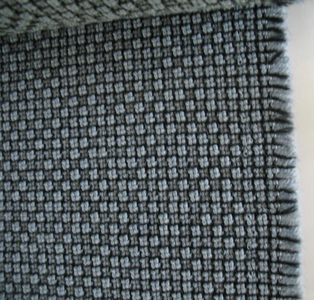 Kvadrat Colline 148 blue grey black