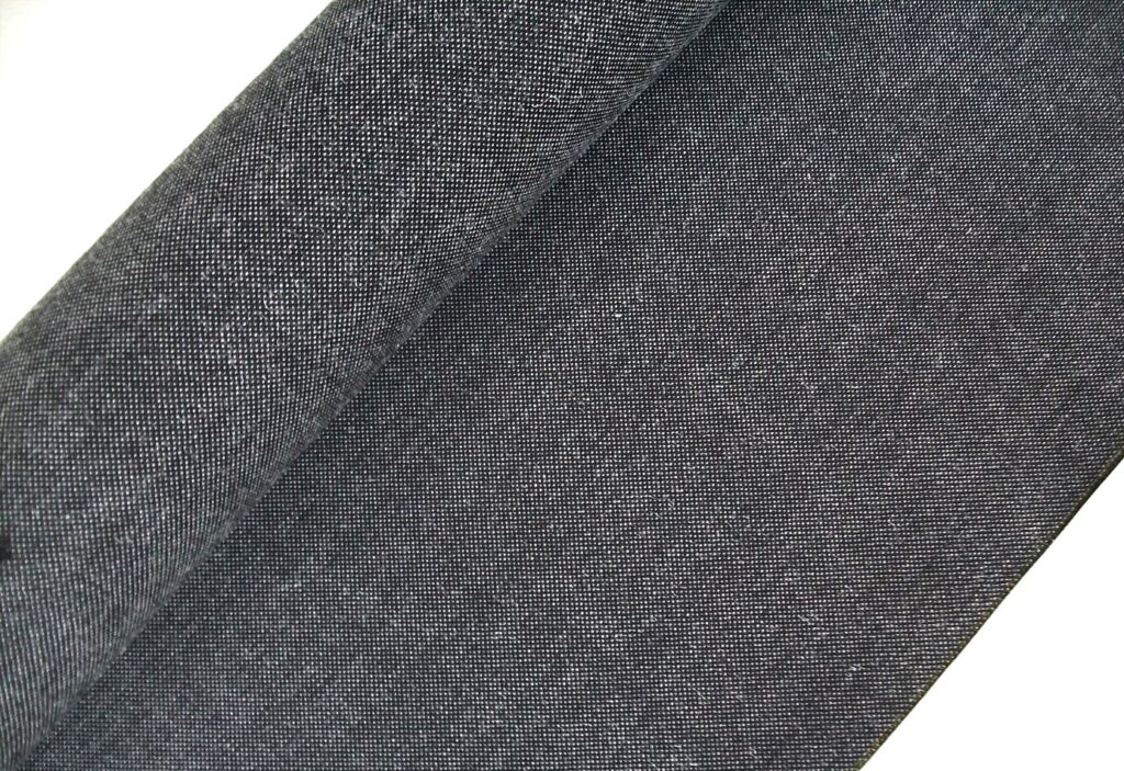 Kvadrat Basel 186 black cream