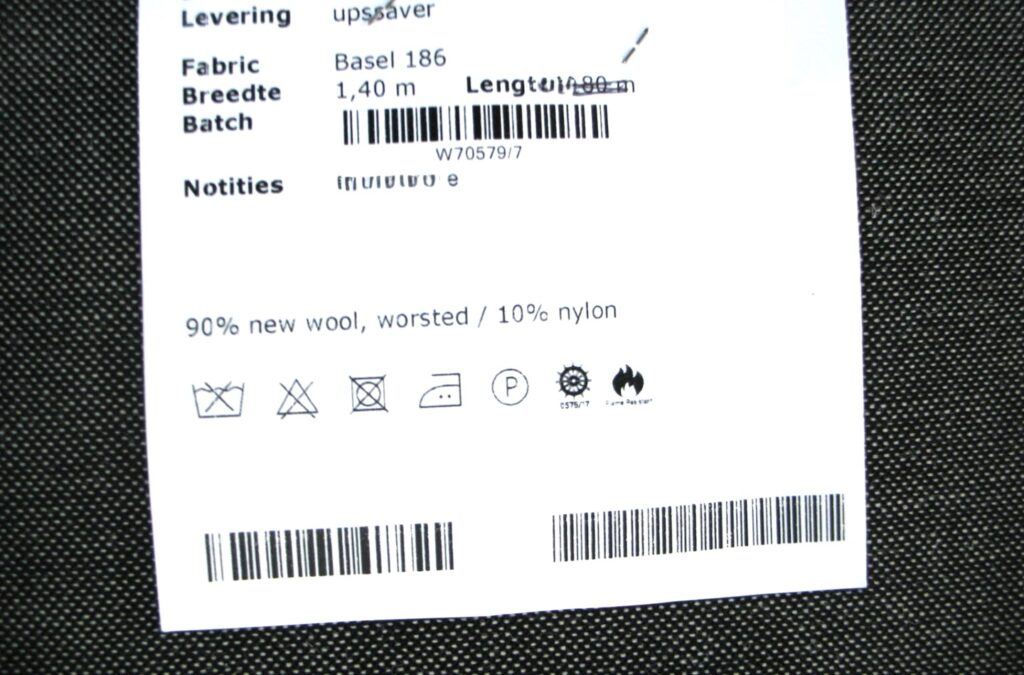 Kvadrat Basel 186 black cream