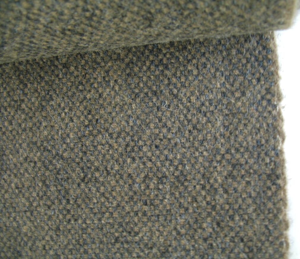Gudbrandsdalens Amdal 370 brown grey
