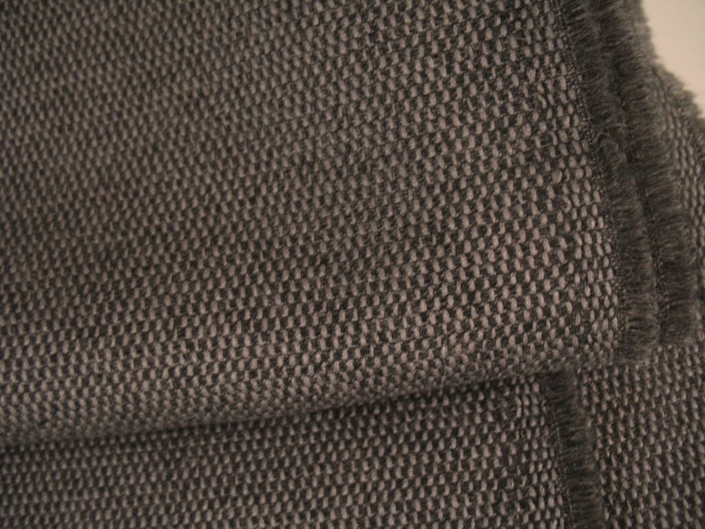 Maharam Messenger 5 076 Fossil brown-grey