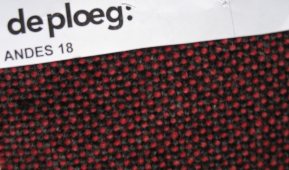 De Ploeg Andes 18 rose red anthracite grey