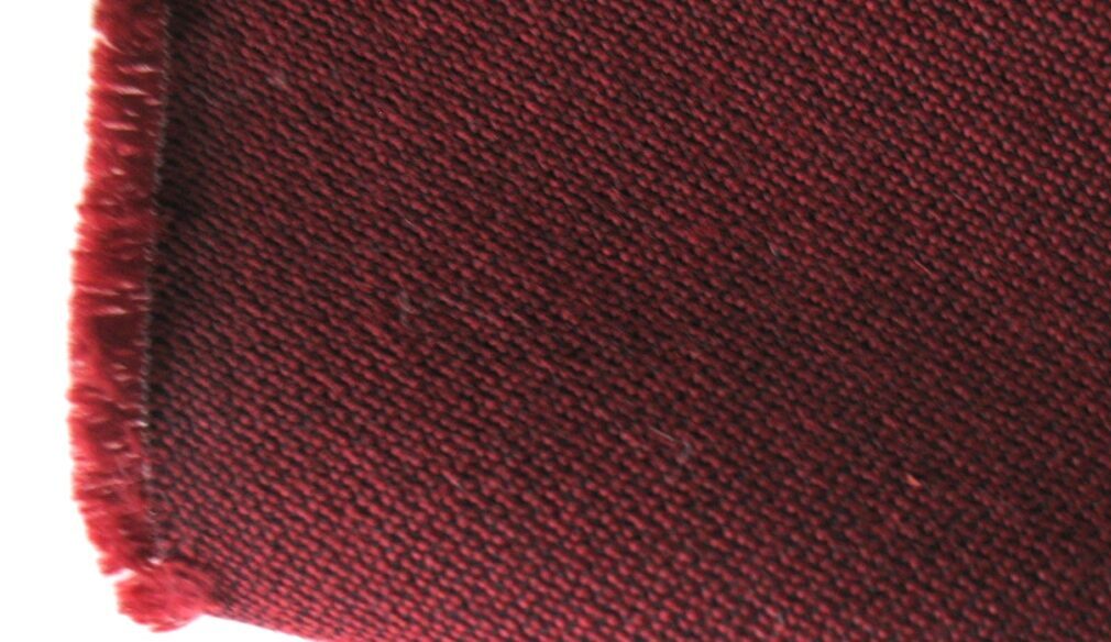 Kvadrat Alve Fanny Aronsen burgundy red black