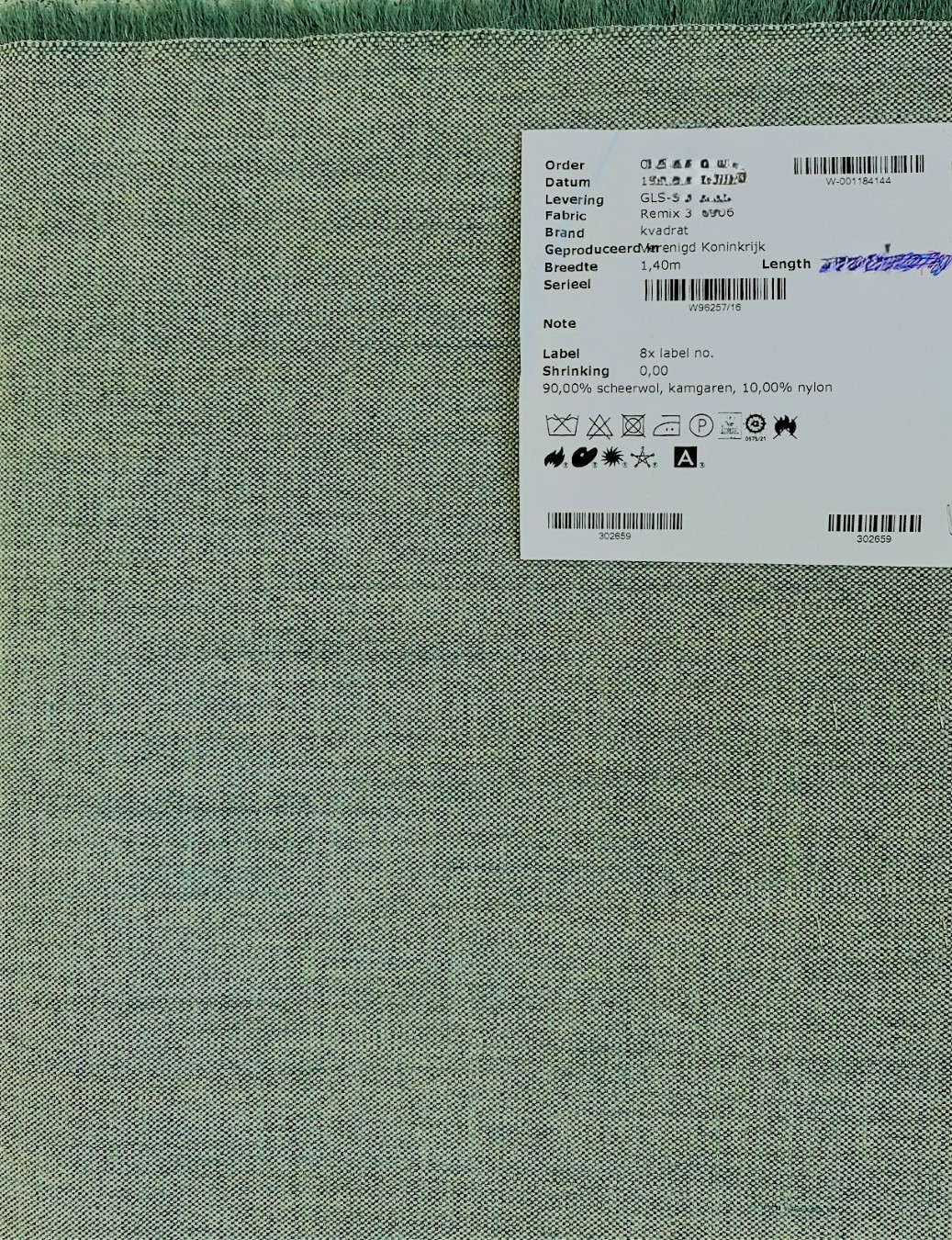 Kvadrat Remix 3 906 green white blue