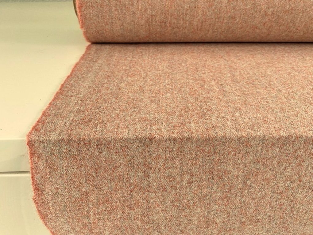 Camira Synergy LDS74 Affinity soft pink and grey melange