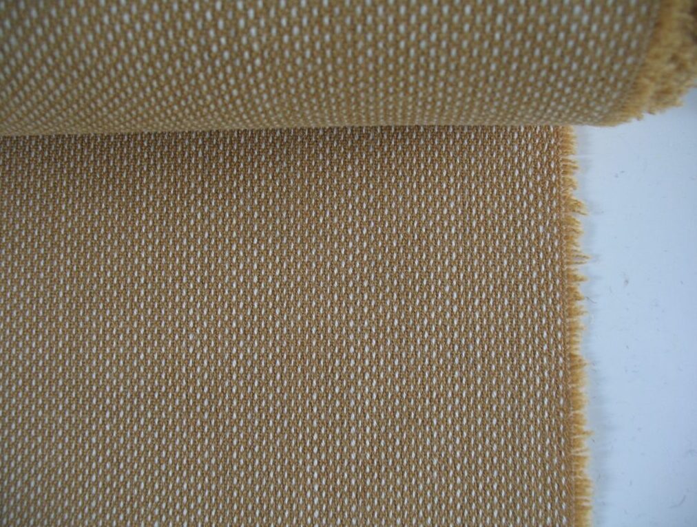 Kvadrat Clara 2 277 camel off-white