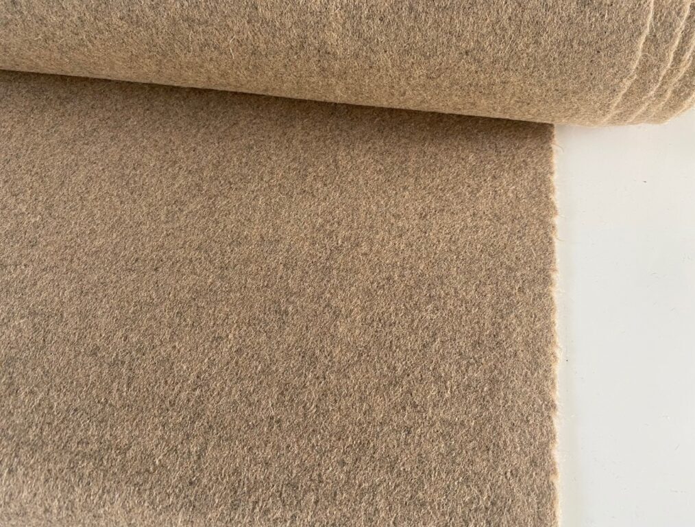 Kvadrat Divina MD 453 salmon beige grey