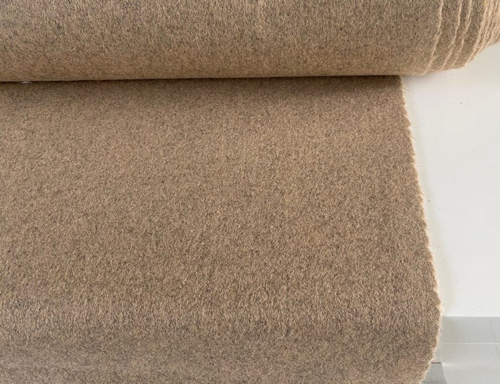 Kvadrat Divina MD 453 salmon beige grey