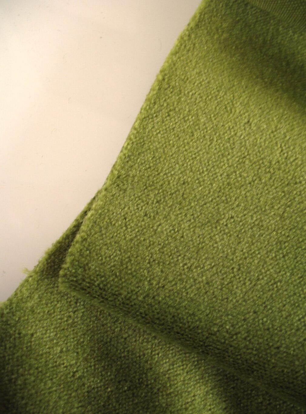 Vescom Togo 11 mohair velour, green