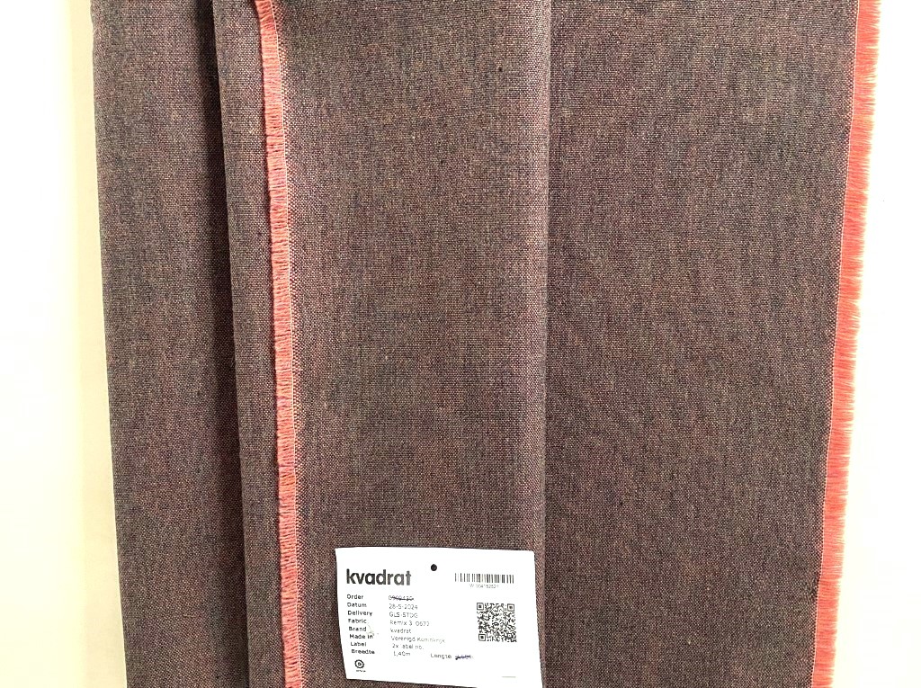 Kvadrat Remix 3 672 pink dark green blue