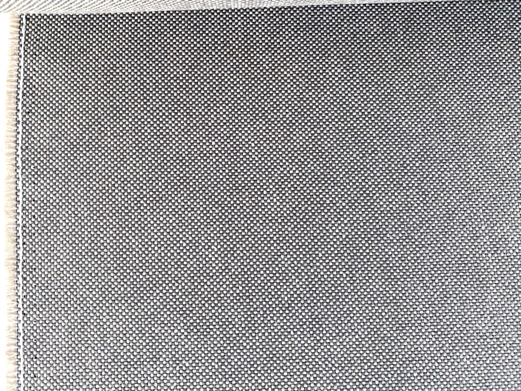 Kvadrat Field 2 242 shades of grey
