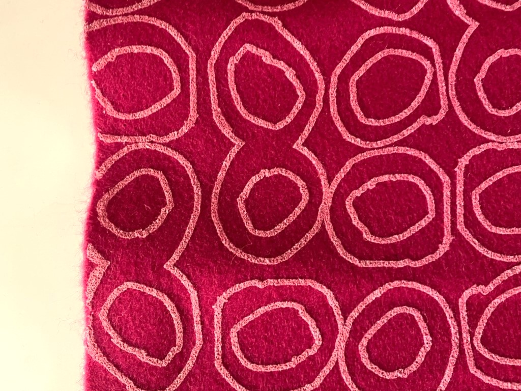 Kvadrat wool felt, Cyclamen with pink circles