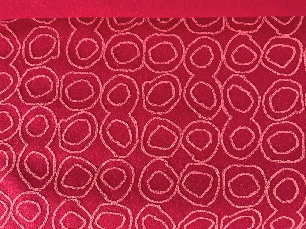 Kvadrat wool felt, Cyclamen with pink circles