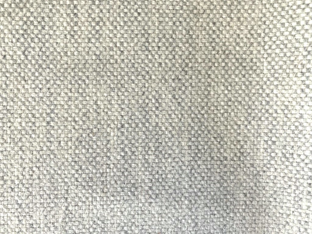 Gudbrandsdalens Amdal 110 Pristine cream grey