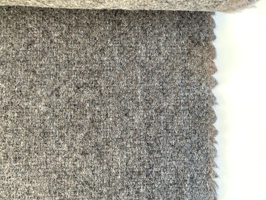 Gudbrandsdalens Amdal 365 grey beige