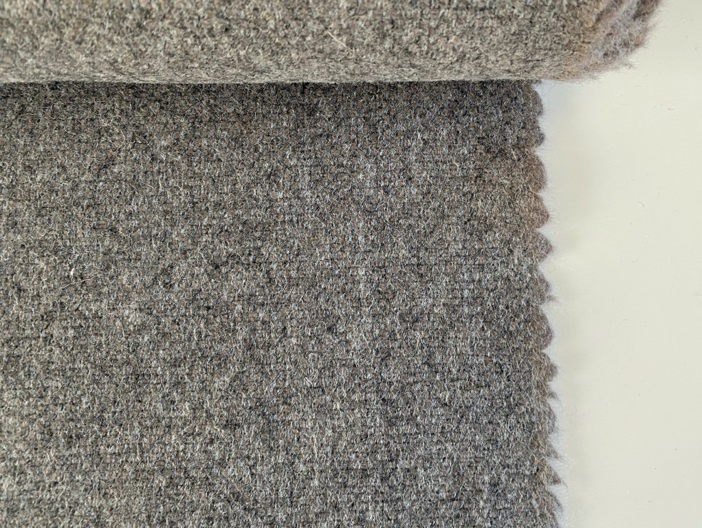 Gudbrandsdalens Amdal 365 grey beige