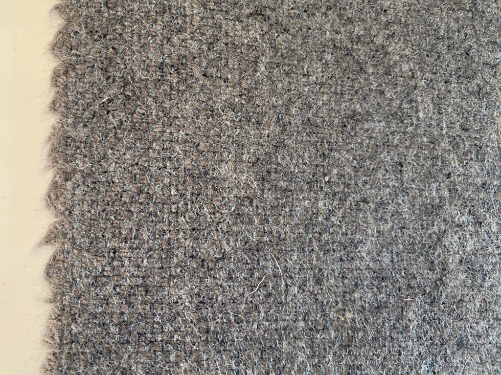 Gudbrandsdalens Amdal 365 grey beige