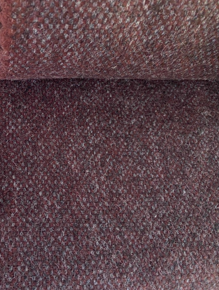 Gudbrandsdalens Amdal 675 aubergine grey