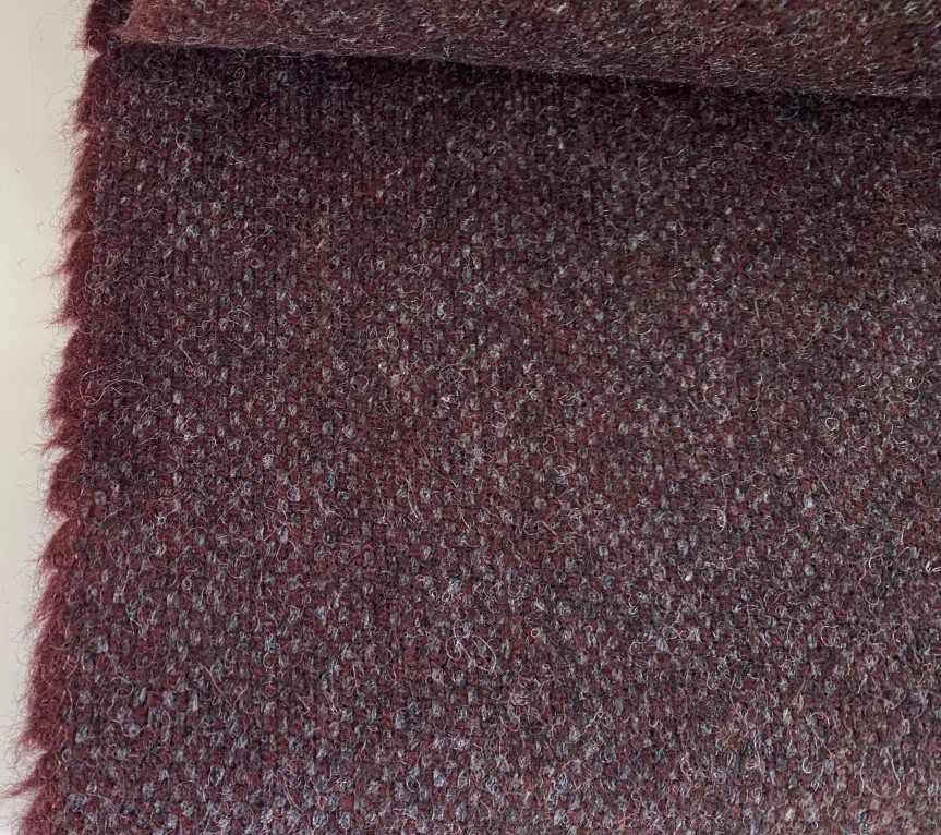 Gudbrandsdalens Amdal 675 aubergine grey