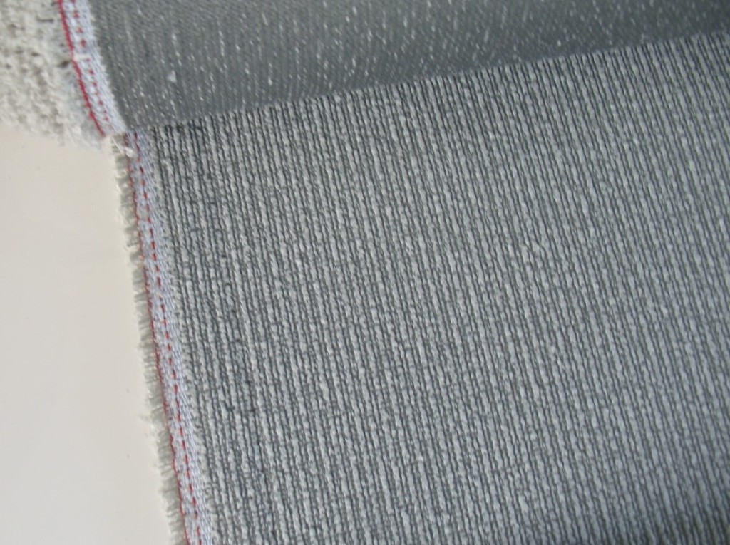 Kvadrat Wend Tulle 002 grey