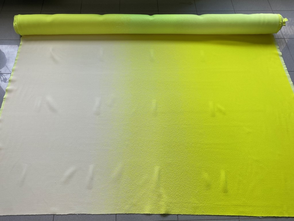 Kvadrat Febrik Blur 1428 yellow cream