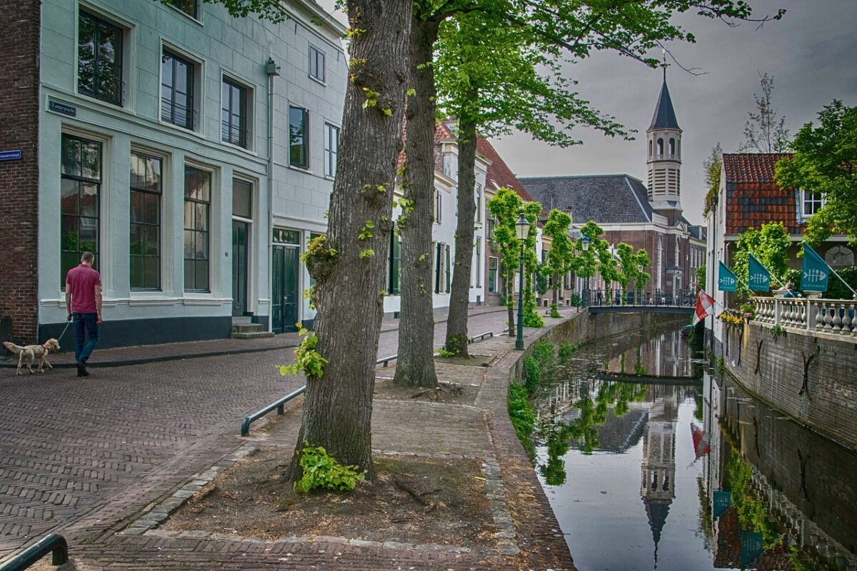 Furniture fabric shop Amersfoort canal
