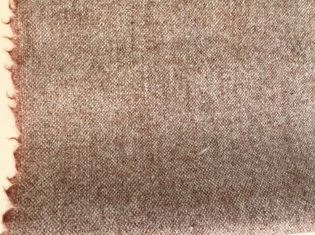 Gudbrandsdalens Bardal 620 pink beige