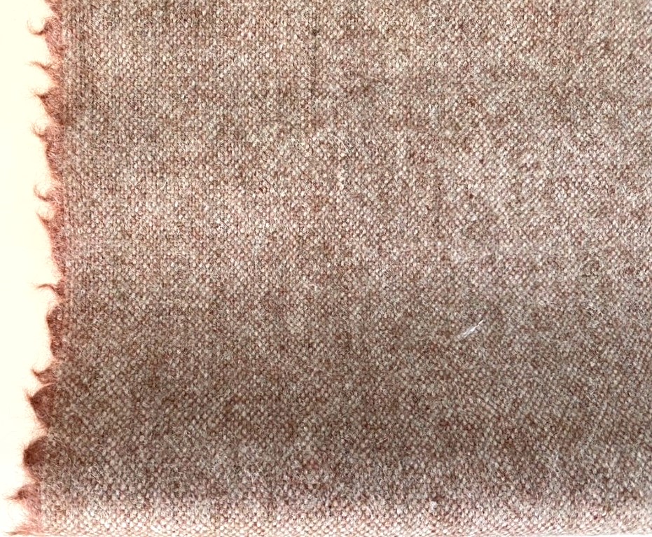 Gudbrandsdalens Bardal 620 pink beige