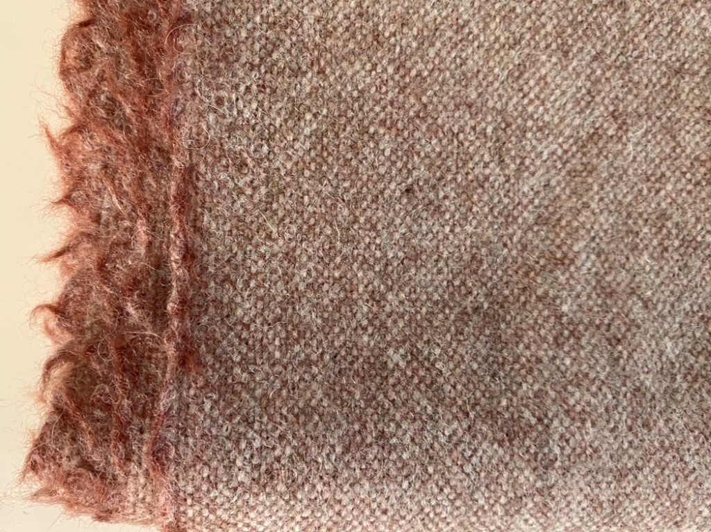 Gudbrandsdalens Bardal 620 pink beige