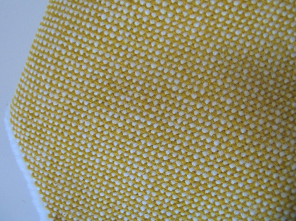 Kvadrat Hallingdal 65 407 yellow white