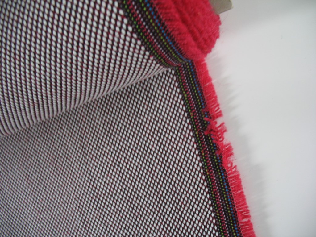 Kvadrat Steelcut Trio 2 144 cream red
