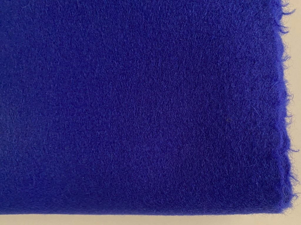 Kvadrat Divina 3 782 hard blue