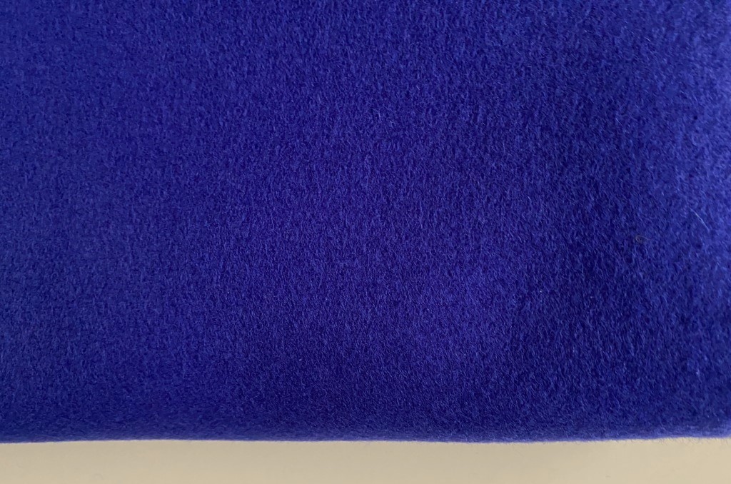 Kvadrat Divina 3 782 hard blue