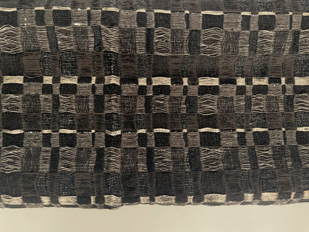Dedar Milano Reversi Onyx black, brown and silver
