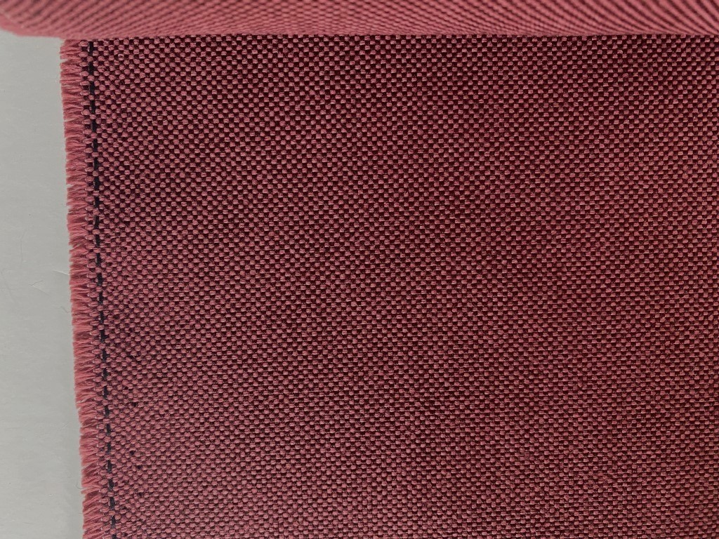 Kvadrat Field pink reddish-brown