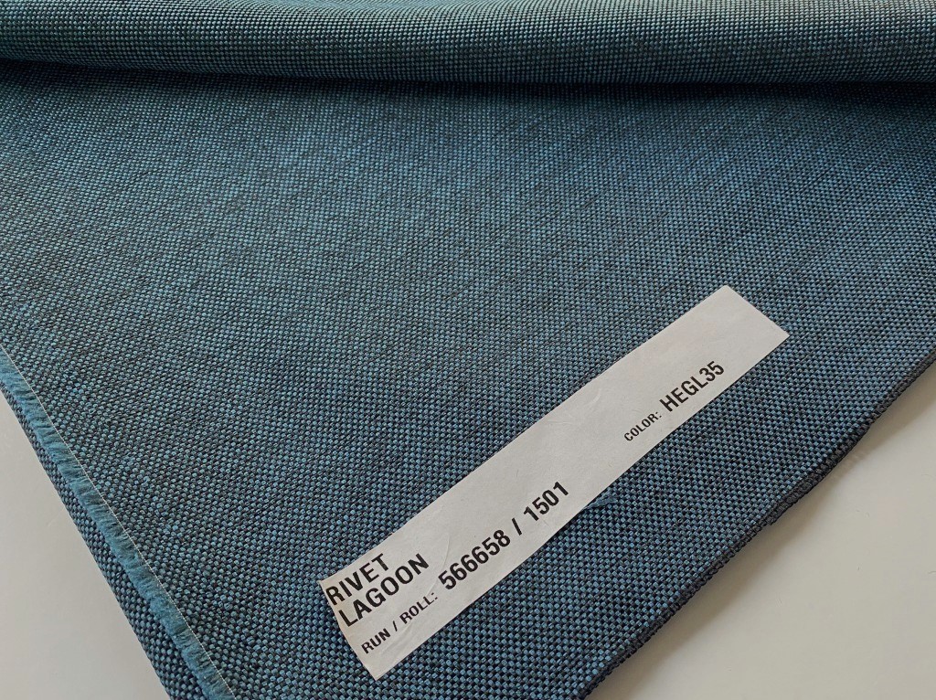 Camira Rivet EGL 35 Lagoon blue black