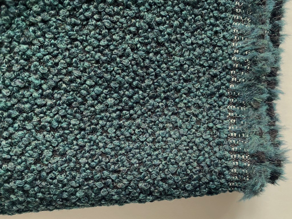 Jupiter 239 Peacock petrol bouclé
